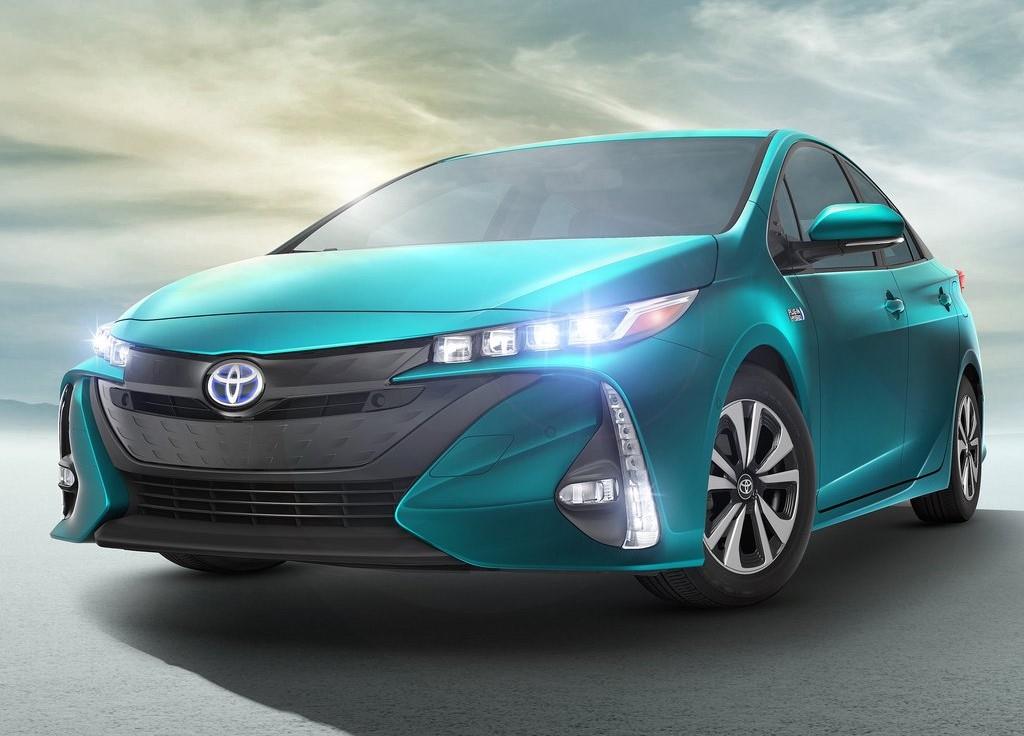 Toyota Prius Lhybride Rechargeable A Un Prix En Europe