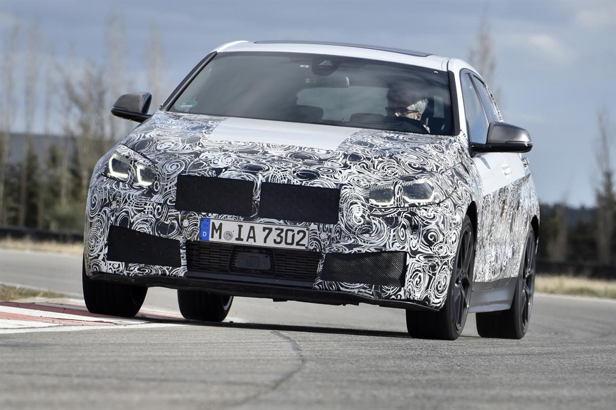 BMW Série 1 : la version hybride à transmission intégrale se précise